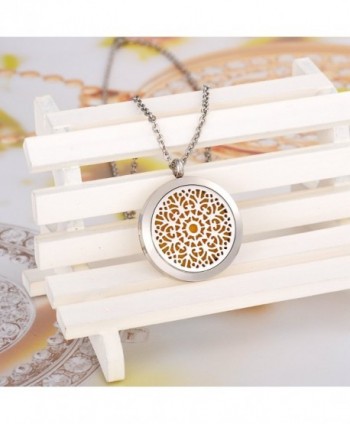 HooAMI Filigree Aromatherapy Essential Diffuser in Women's Lockets