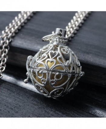 Bonnie Harmony Musical Necklace Diffuser in Women's Lockets